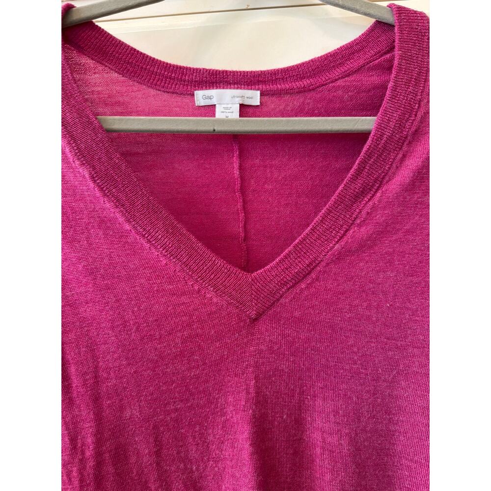 Gap Ultrasolft Wool V-Neck Sweater Women's Size Medium Old Money Luxury Twee - Picture 4 of 6